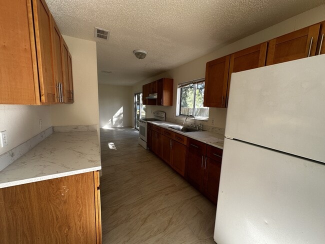 Building Photo - 117 Cedar Rd