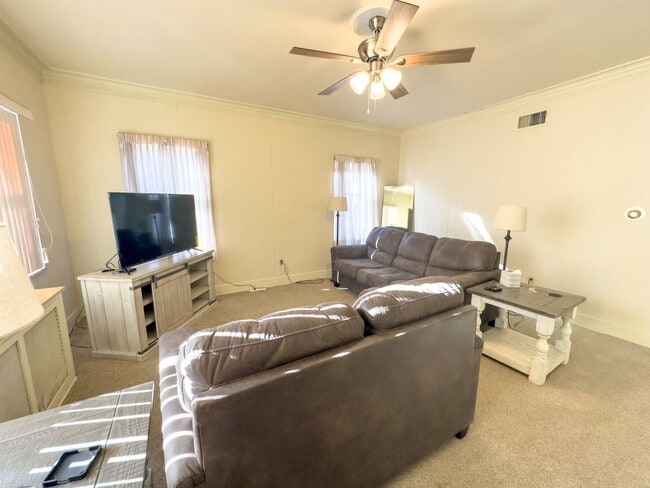 Building Photo - Fully Furnished 2 Bedroom Apartment for Rent!
