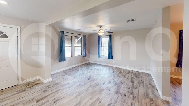 Building Photo - 3420 N Los Altos Ave