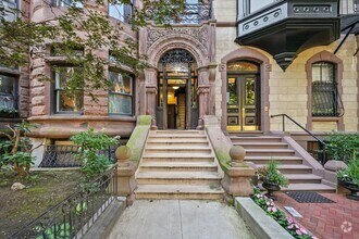 Building Photo - 261 Beacon St