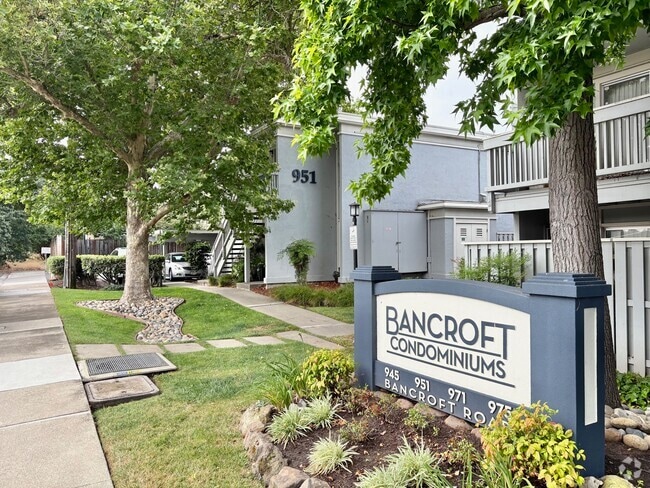 Building Photo - 951 Bancroft Rd