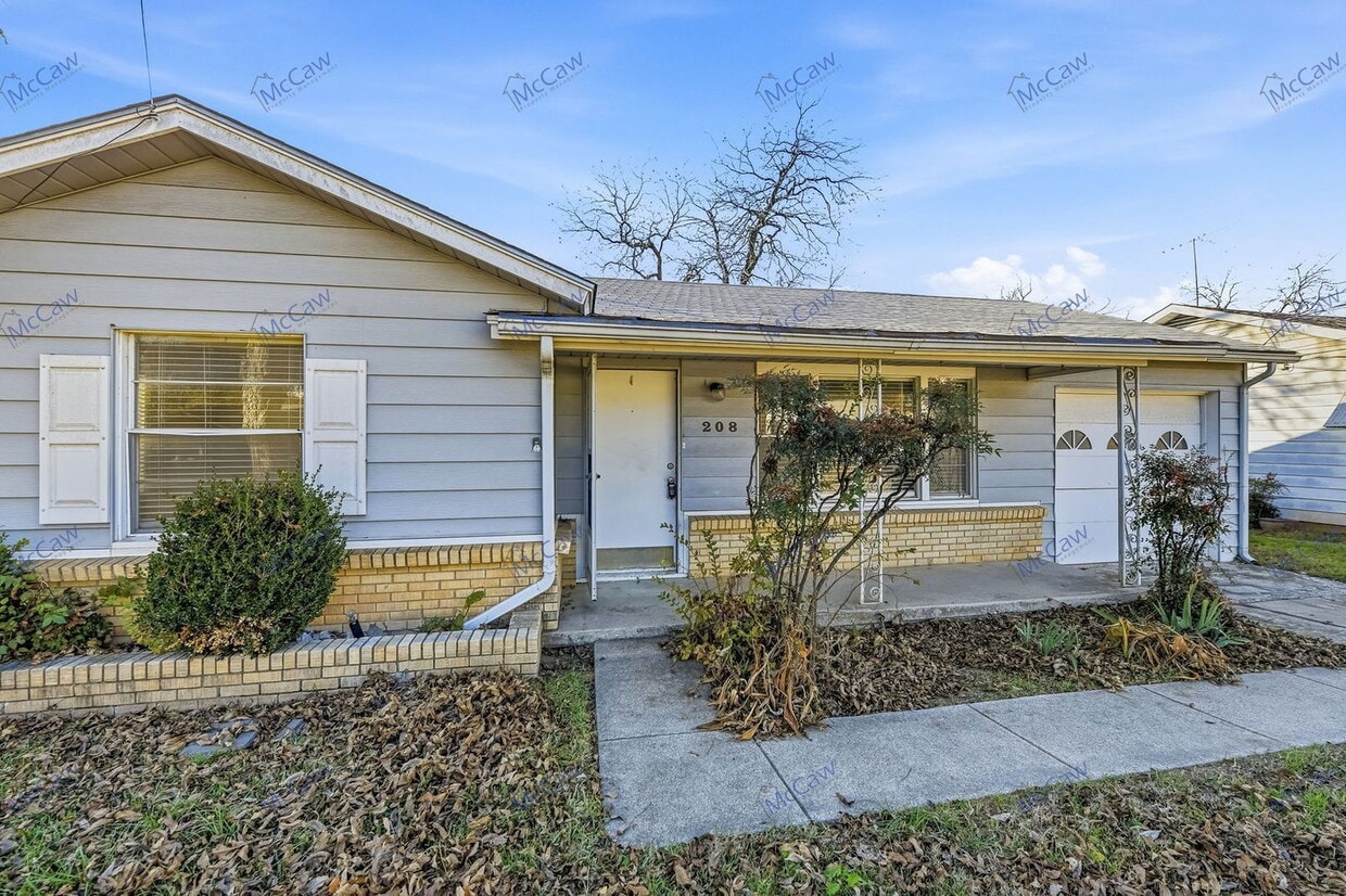 Photo - 208 Westfork Dr S