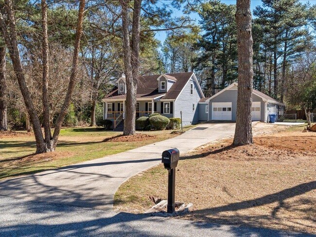 Foto del edificio - 150 Forest Ridge Ct SW