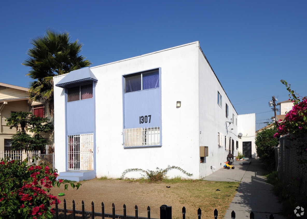 Primary Photo - 1307 Rolland Curtis Pl