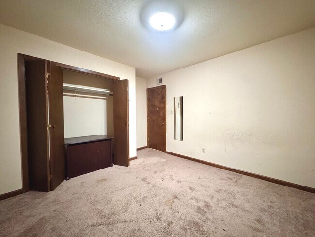 Foto del edificio - Modern & Spacious • Newly Remodeled • 2 Be...