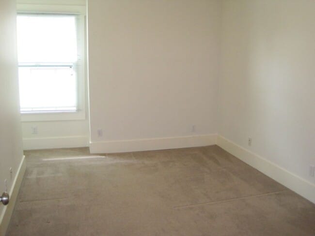 Photo - 4736 18th NE Apt.#B
