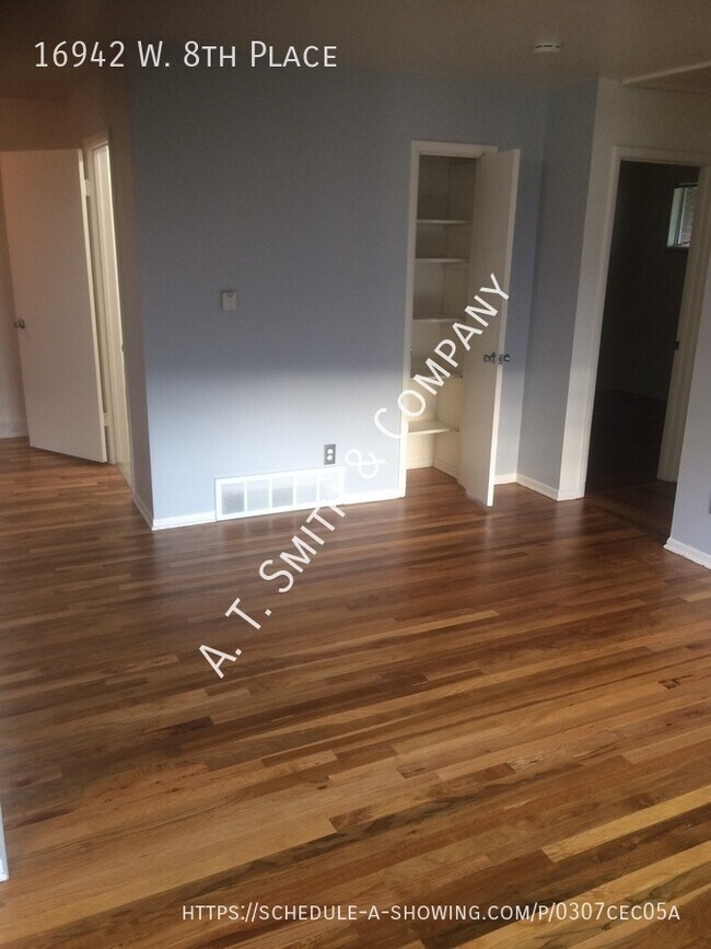 Foto del edificio - 16942 W 8th Pl