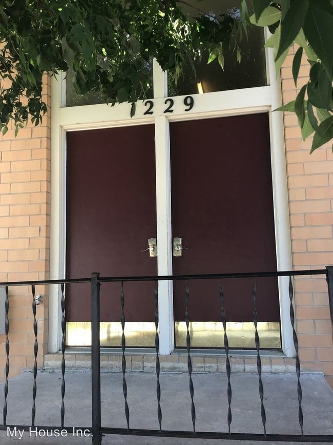 Foto del edificio - 1229 Cherry St