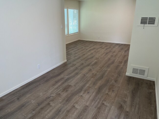 Foto del edificio - 16424 Denker Ave