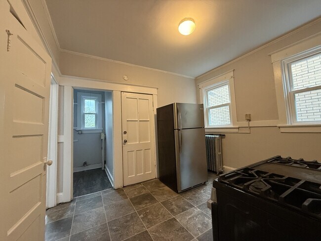 Foto del edificio - 221 S Swan St