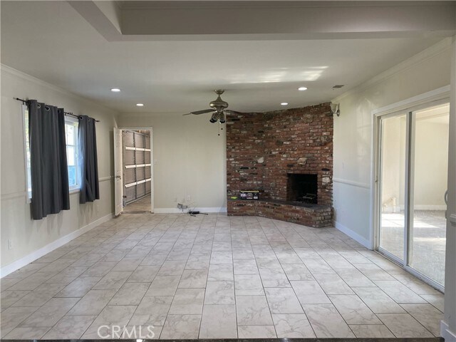 Foto del edificio - 15444 Los Robles Ave
