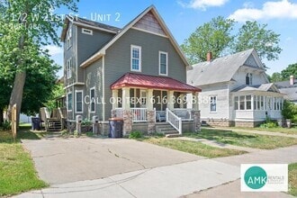 Building Photo - 172 W 21st St