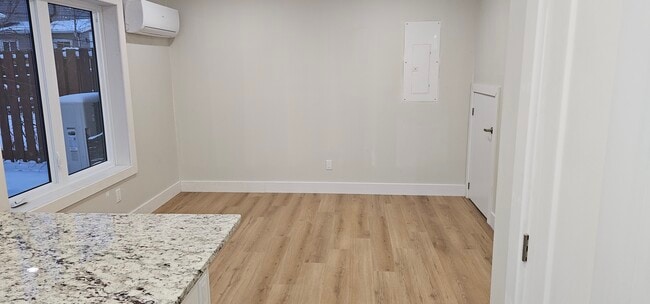 Building Photo - 877 Marion Av