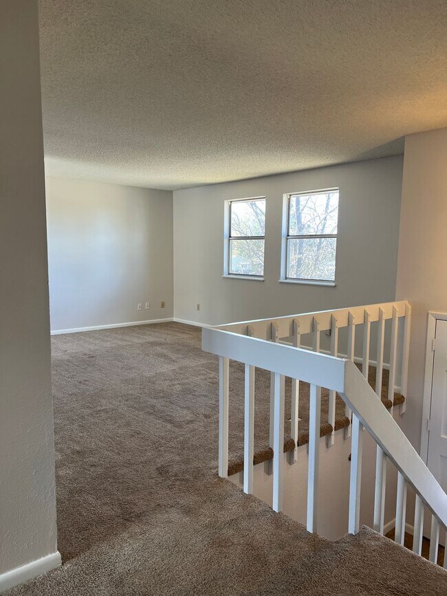 Building Photo - Unique reverse ranch, Rustic, and Spacious...