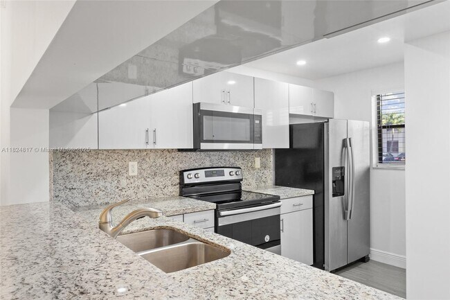 Foto del edificio - 10145 NW 9th St Cir