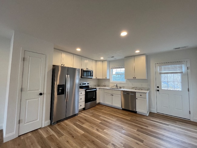 Building Photo - 9355 Redtop Ct