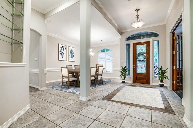 Building Photo - 1042 Bentwater Dr