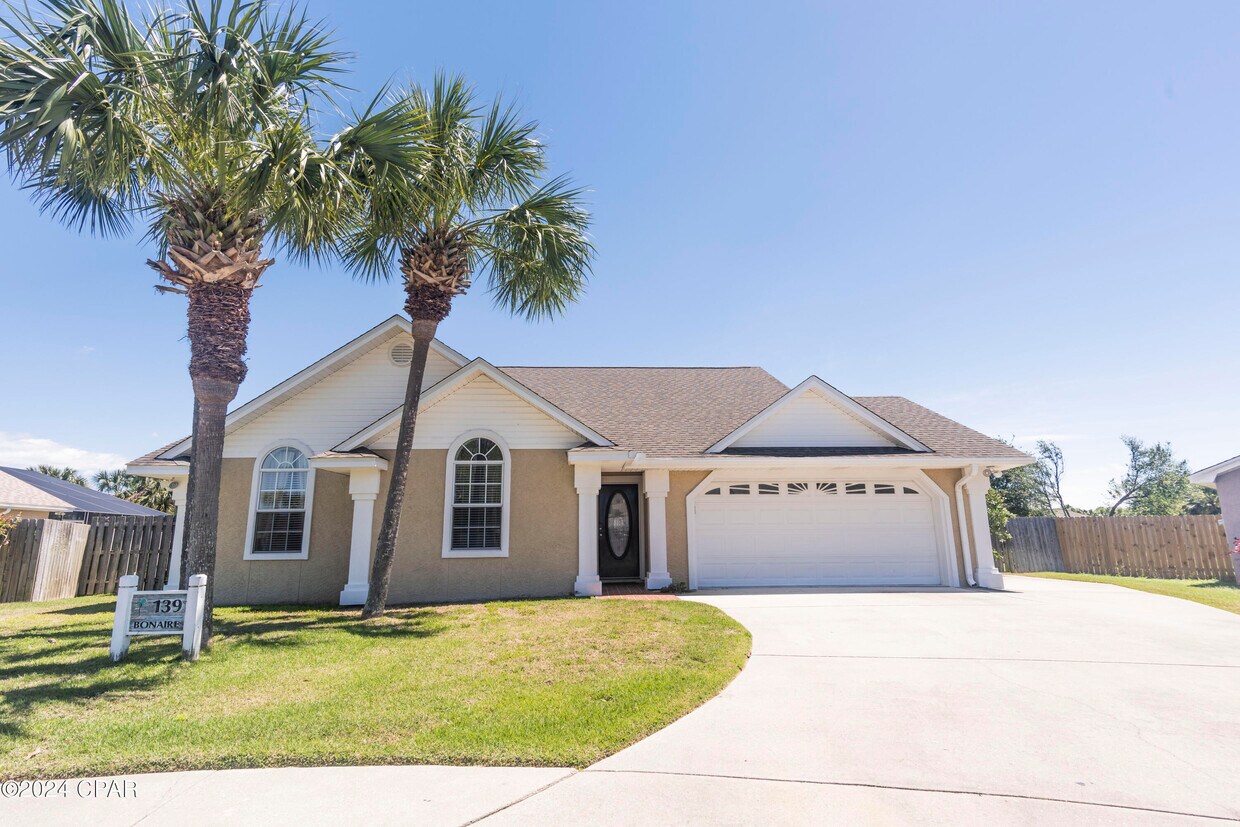 Primary Photo - 139 Bonaire Dr