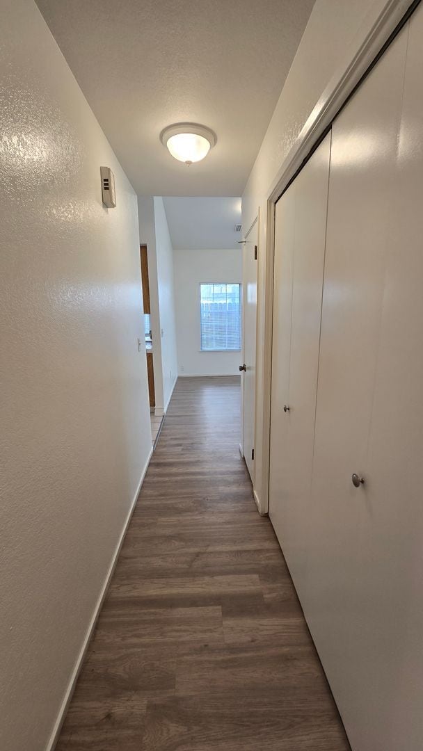 Building Photo - 7912 Rushing River Ct