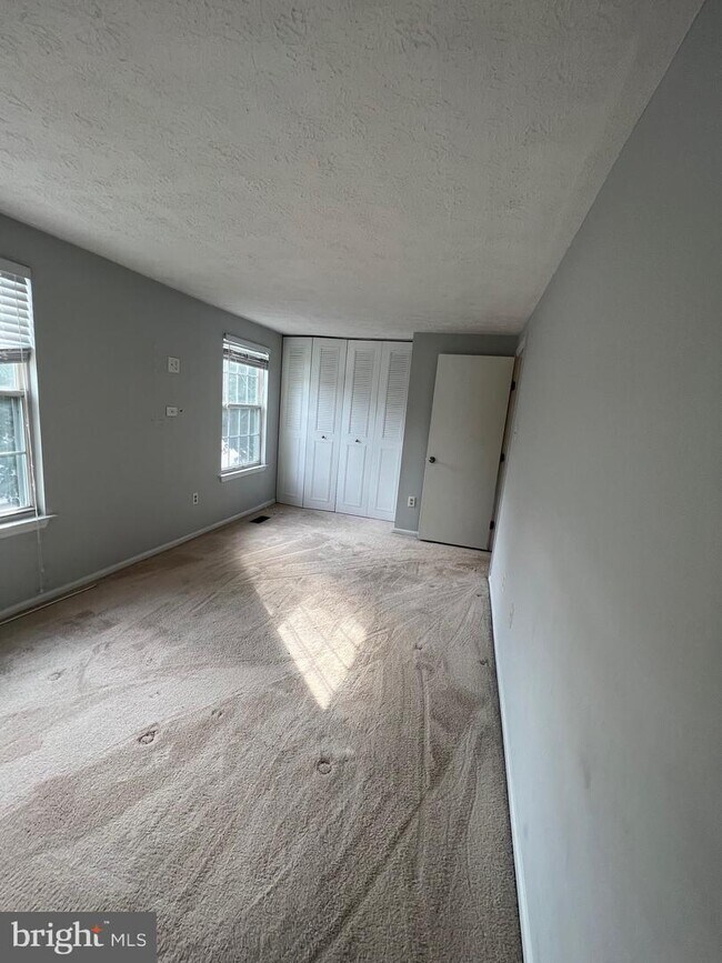 Building Photo - 9623 Glendower Ct