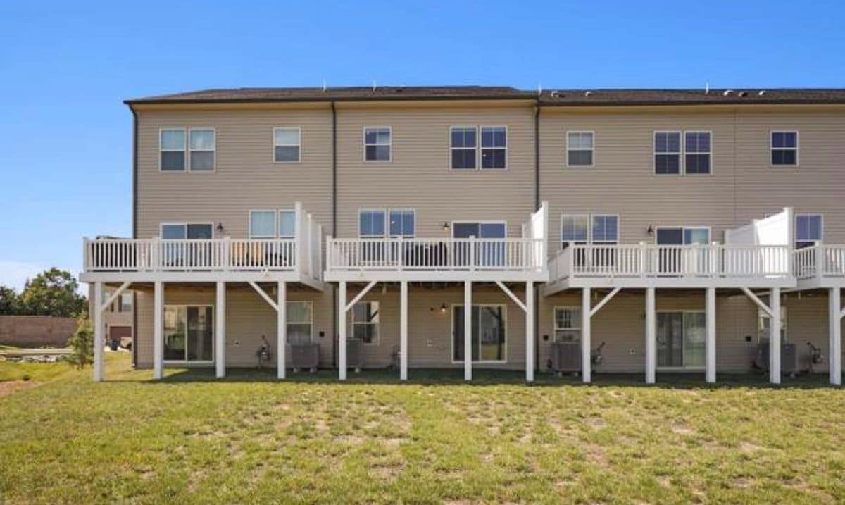 Building Photo - 16418 Caribbean Wy