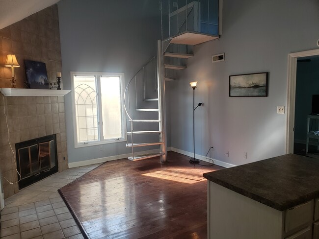 Building Photo - 2133 Vaden Village Dr