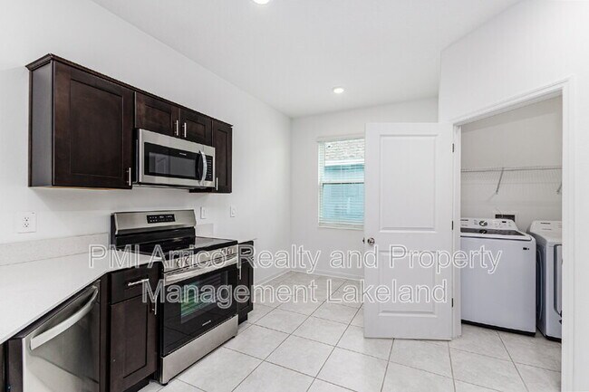 Foto del edificio - 1121 Deepwater Cir