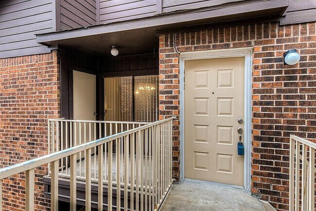 Foto del edificio - 3130 Walnut Bend Ln