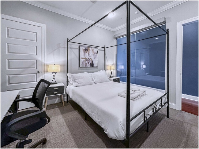 Building Photo - 1421 N 5th St