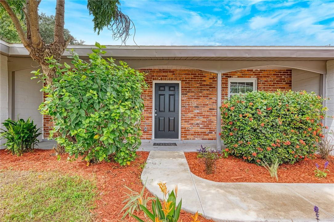 Primary Photo - RENT AND MOVE IN TO THIS SARASOTA HOME NOW...