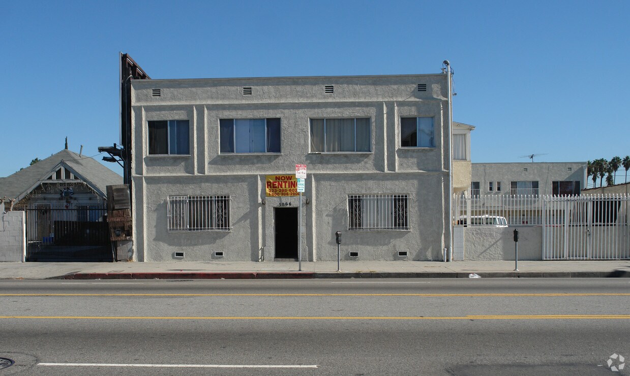 Building Photo - 5866 Broadway