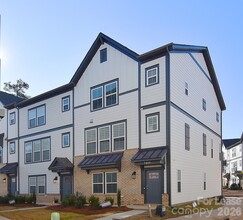 Building Photo - 5029 Nestling Spg St