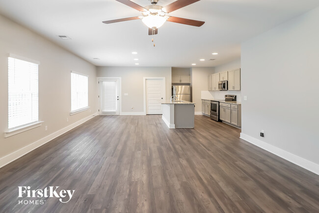 Building Photo - 1376 Woodridge Pl