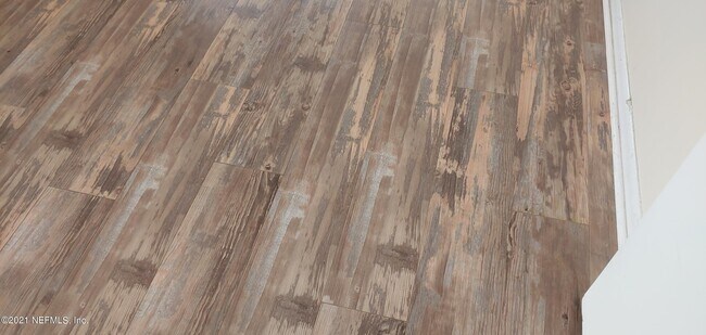 Building Photo - 1000 3rd St