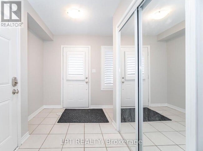 Building Photo - 554 Goldenrod Ln