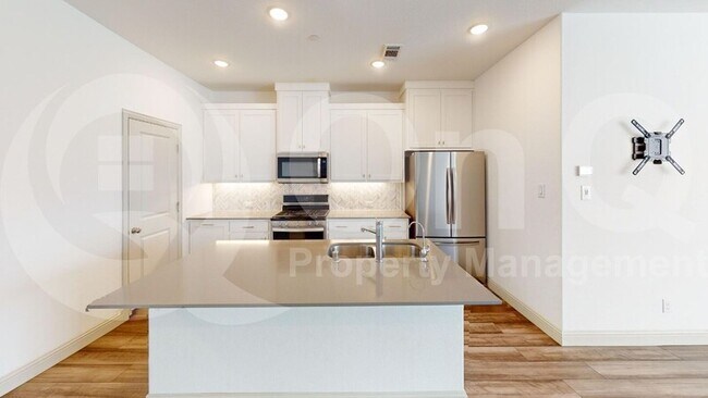 Building Photo - 11236 Sugarlands Dr