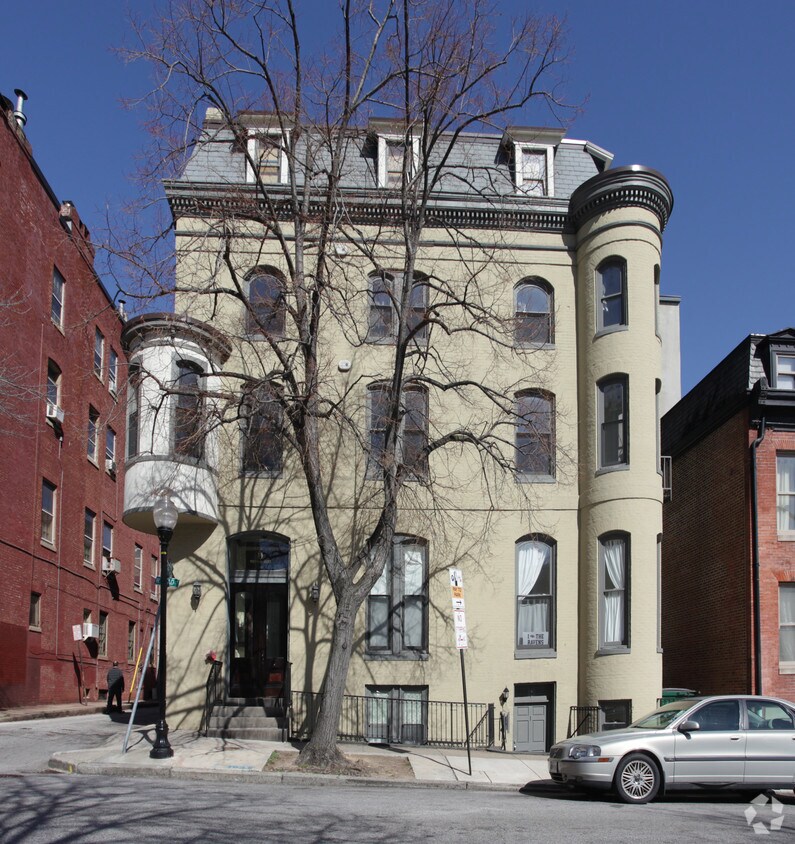 Foto del edificio - 6 W Read St