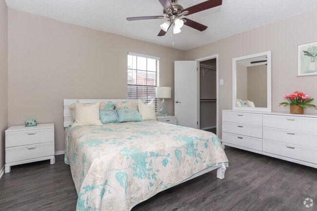 1BR, 1BA - 675SF - Bedroom - Creekside Village Apartments