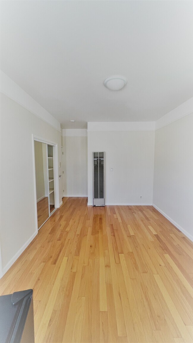 Foto del edificio - 1160 Clay St