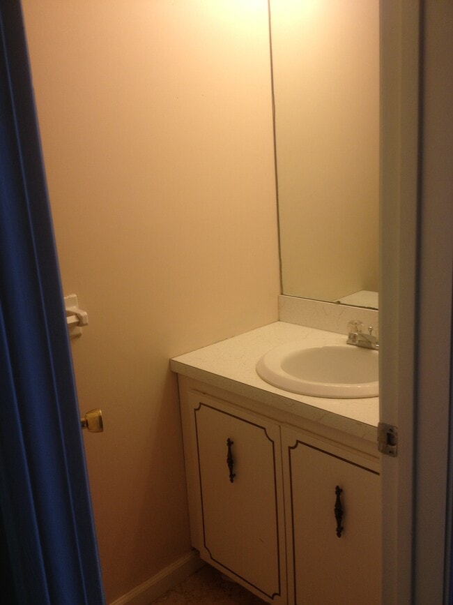 Building Photo - 180 Conestoga Way