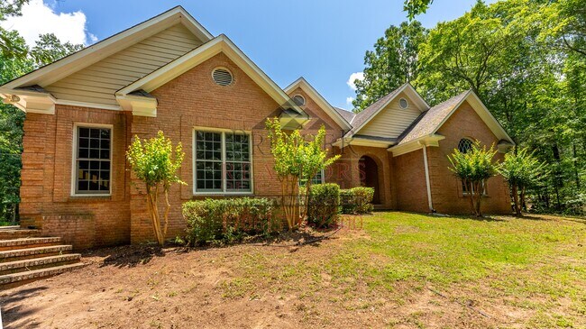 Foto del edificio - 68 Heartwood Dr