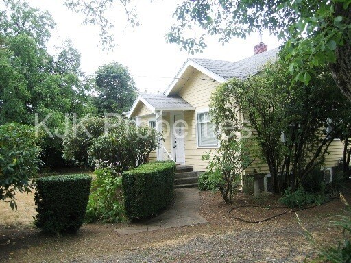 Primary Photo - 5960 SE Flavel Dr