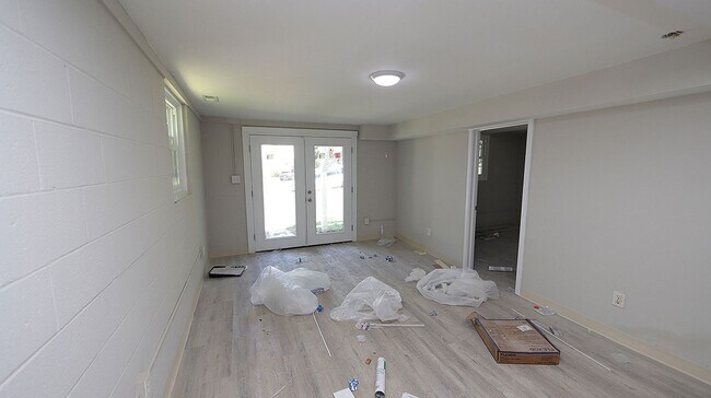 Building Photo - 111 Creel St
