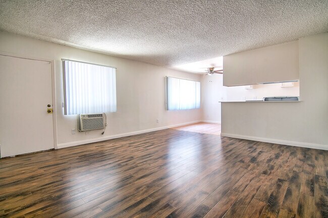 Foto del edificio - 14653-14655 Calvert St
