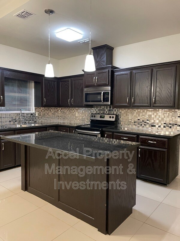 Foto del edificio - 1715 W Smith Dr