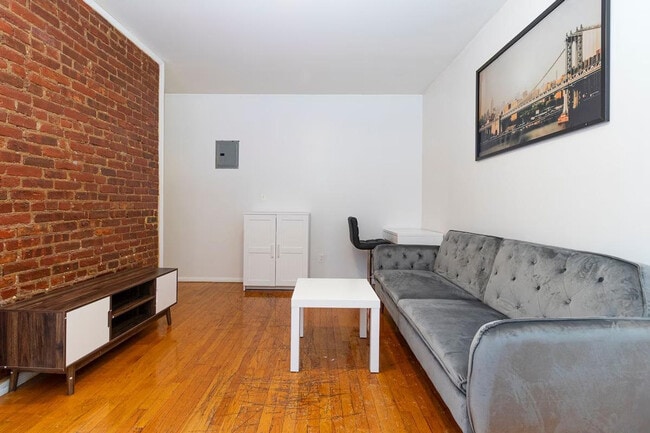 Foto del edificio - 335 E 94th St