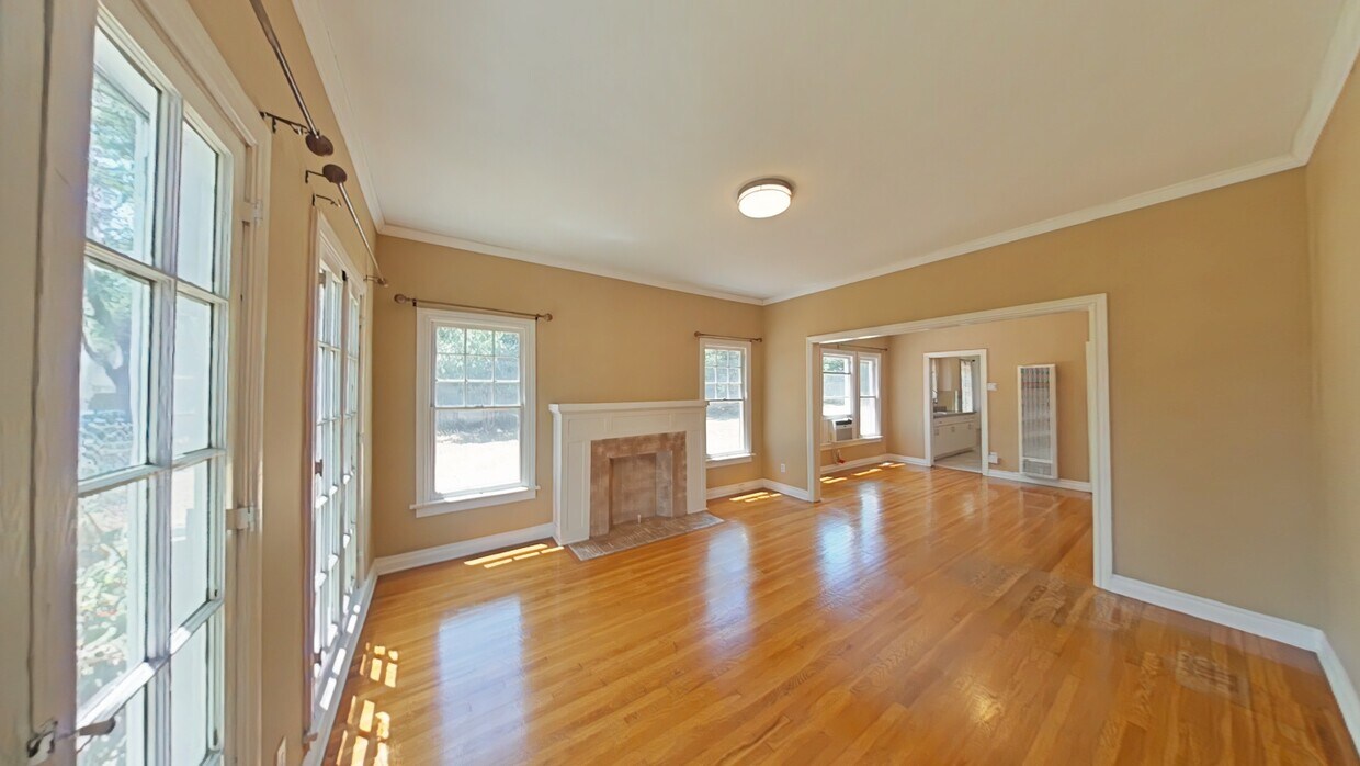 Living room - 207 W Windsor Rd
