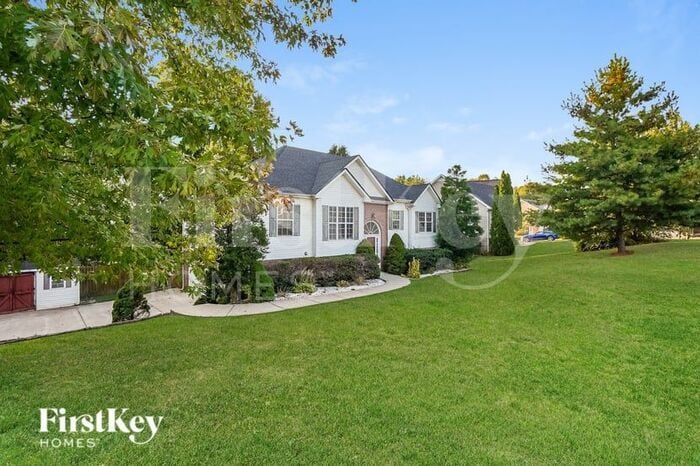 Primary Photo - 720 Superior Ln
