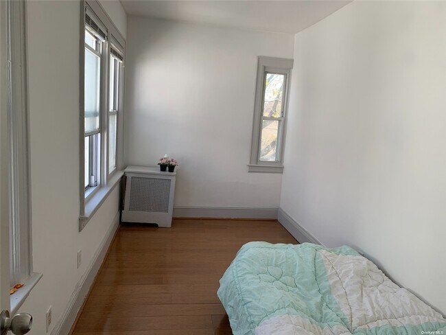 Foto del edificio - 53-52-5396 96th St