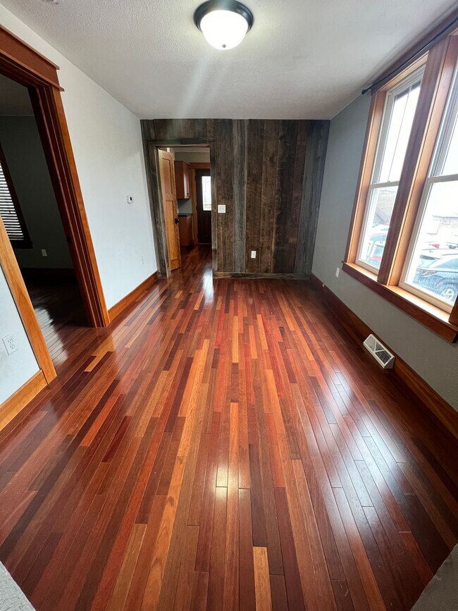 Foto del edificio - 1414 Jefferson St